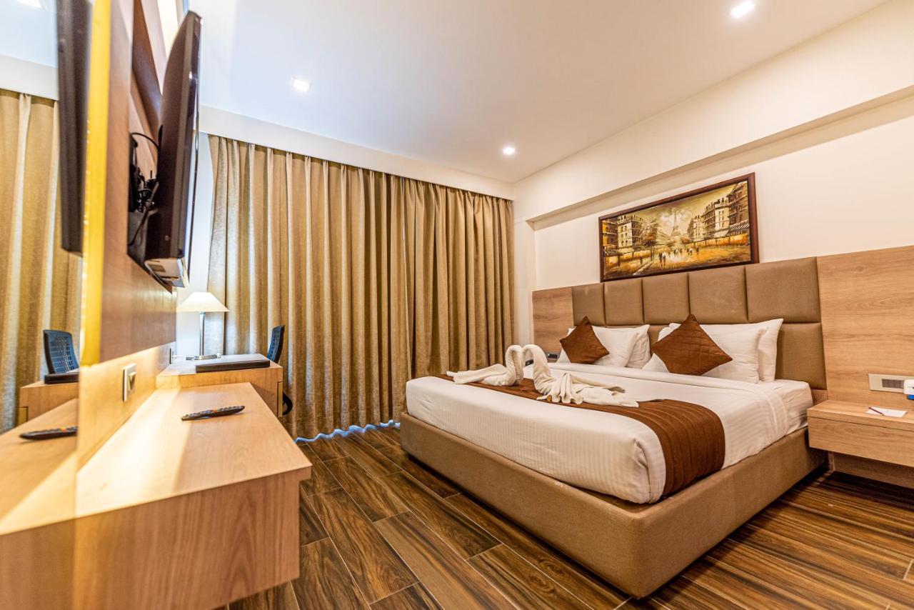 The Elite Lucknow Convention Hotel Eksteriør bilde
