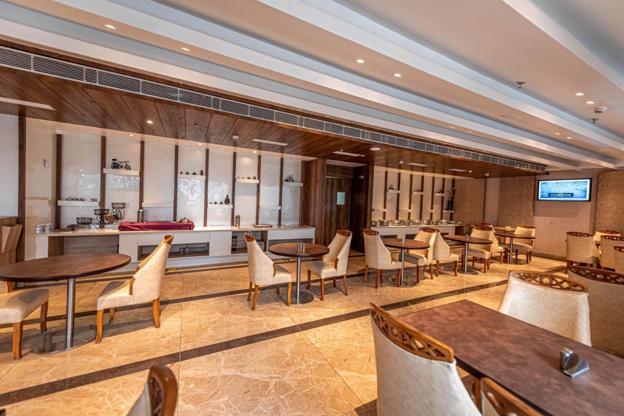 The Elite Lucknow Convention Hotel Eksteriør bilde